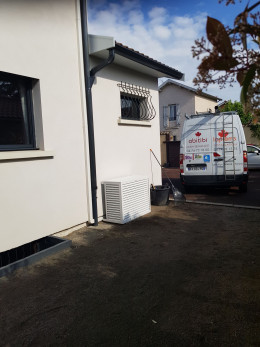 Cache groupe extérieur pompe à chaleur blanc